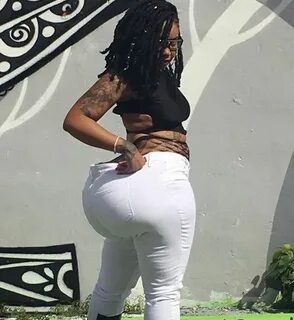 Model Regrets Enlarging Her Massive 59 Inch Butt (photos) - 