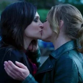 Libby tanner lesbian kiss