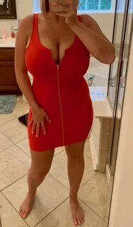 Mrs. Vice 32M cups on Twitter: "Little red dress... who want