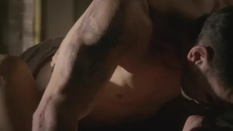 ausCAPS: Frank Grillo shirtless in Kingdom 1-06 "Please Refr