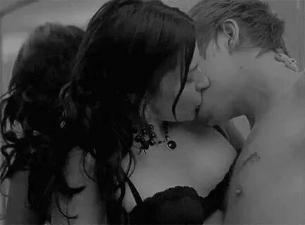 Make Out Kiss GIF - Make Out Kiss Yummy - Discover & Share G