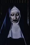 Отличный косплей Монахини из ужастика "Заклятие 2"