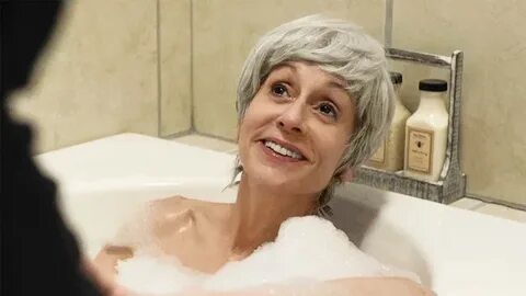 Judith Light Talks 'Transparent' Season Two Bathtub Scene - 