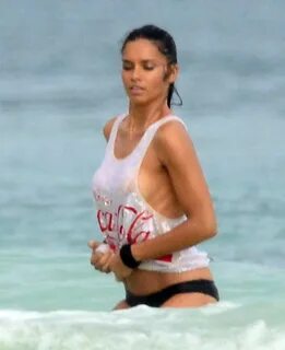 Adriana Lima - beach shoot candids in Cancun 12/2/13 Unrated