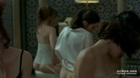 Женщины моют свои промежности - Роза Франции (2006) XCADR.NE