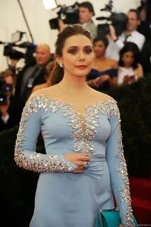 Elizabeth Olsen iCloud Leaks, Braless, Boobs Cleavage, See t