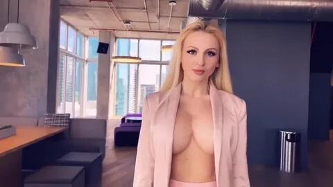 Video YesBabyLisa - SHOWING MY BIG BOOBS IN PUBLIC SEXY UPSK