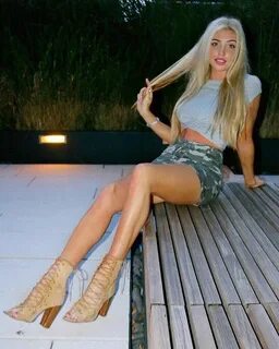 Alexandra Cooper on Instagram: "friday" Model poses photography, ...