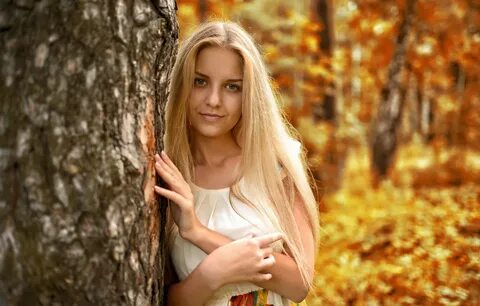 Фото обои осень, взгляд, листья, девушка, лицо, милая, модель, портрет, пла