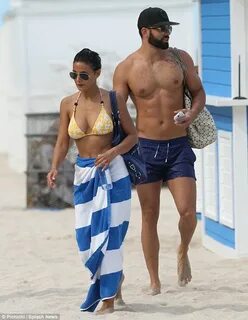 Emmanuelle Chriqui shows off her fabulous figure in a tiny t