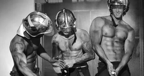 #ТебеЭтоНадо: голые французские пожарные в календаре на 2017