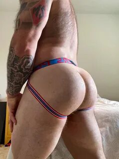 Love Male Bubble Butt on Twitter: "- YUMMYY!! 👅 💦 @scottlock