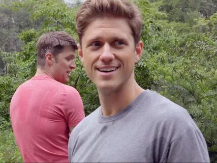 Aaron Tveit Goes for a Jog Interrupted by Public Urination i