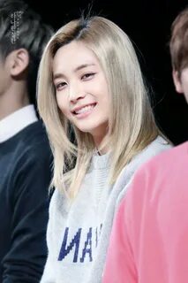 Who's prettier? Ren of Nu'est or Jeonghan of Seventeen? K-Po