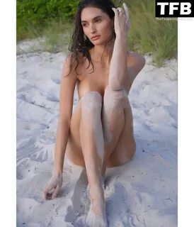 Debbie St. Pierre Nude & Sexy (13 Photos) #TheFappening