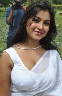 Sathya Sai Movie Actress Hottest Cleavage Photos