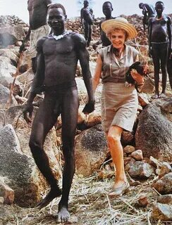 LENI RIEFENSTAHL with a Nuba man, Sudan, 1970's Figure umane