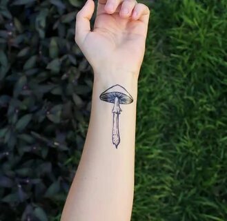 Magic mushroom tattoo Mushroom tattoos, Nature tattoos, Simp