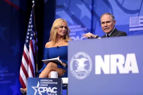 File:Gina Loudon & Scott Pruitt (32775218220).jpg - Wikimedi