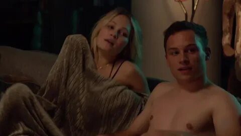 Shirtless Men On The Blog: Finn Cole Mostra Il Sedere