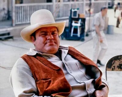 BONANZA TV SHOW Dan Blocker on Set PHOTO (174-c ) Bonanza tv