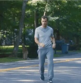 Justin Theroux Talks Bulge on The Leftovers: I Needed Two Pa