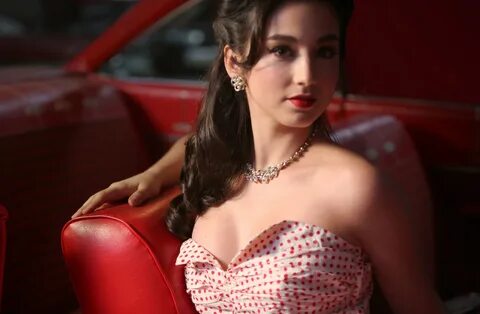 Molly Ephraim 4k Ultra HD Wallpaper