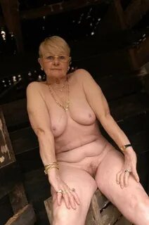 very old granny posing nude - Granny-Pics.net