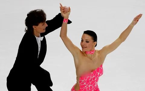 The thin line between fashion & bad taste: Most bizarre figure skating costumes 