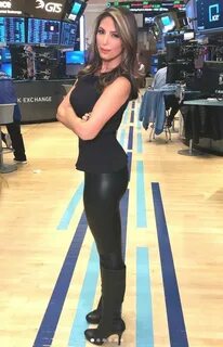 NICOLE PETALLIDES SHOWS OFF HER WALL STREET STYLE (Appreciat