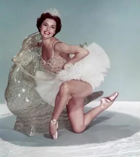 Cyd Charisse Cyd charisse, Dance fashion, Actresses