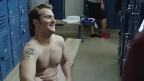ausCAPS: Justin Prentice nude in 13 Reasons Why 1-09 "Tape 5