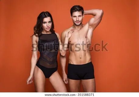 Hakuun Sexy Undress Couple Touching Each Other liittyvä arki