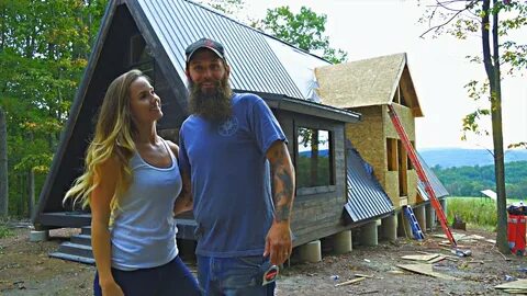 TIMELAPSE- Couple Builds House in 20 Minutes - YouTube