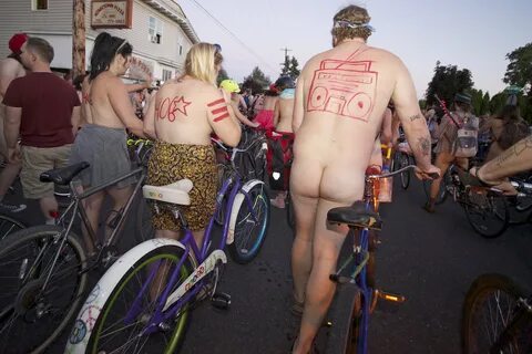 Booties and Banana Hammocks: Photos from the World Naked Bik