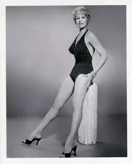 Karen Steele image