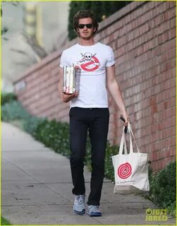 Andrew Garfield: Local Library Stop!: Photo 2770007 Andrew G