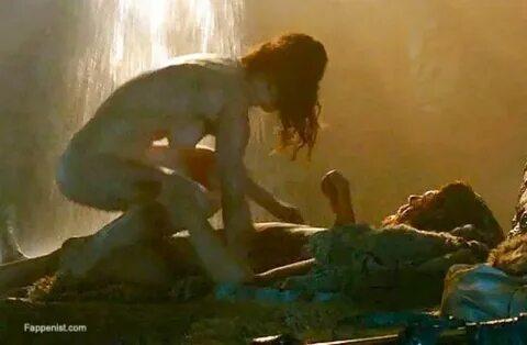 Rose Leslie Nude Photo Collection - Fappenist