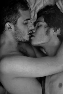 FreakAngelik: Goodnight gay kisses