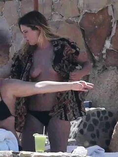 Topless Rumer Willis Catching Some Rays with Her Bare Boobs 