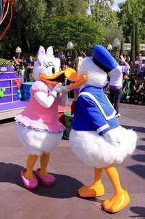 Celebrate! A Street Party: Daisy Duck, Donald Duck Disney wo