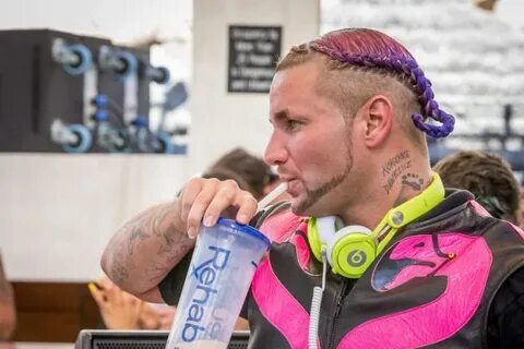 Photos: Riff Raff Entertains at Rehab