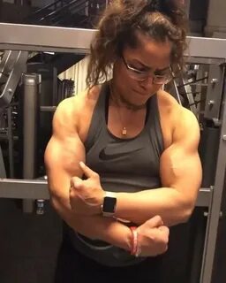 Ladies With Muscles Instagram پر: "Ops 🙈 gotta be #flexfrida