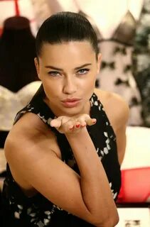 Adriana Lima - Адриана Лима фото (36373019) - Fanpop