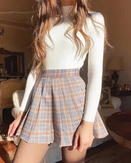 15 Aesthetic And Stylish Plaid Skirt Outfits You Must Wear N