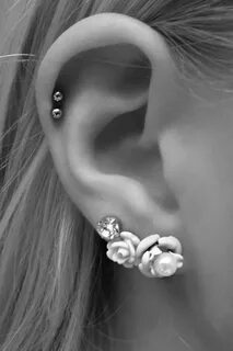 ear piercings Tumblr Ear piercings, Piercings, Cute piercing
