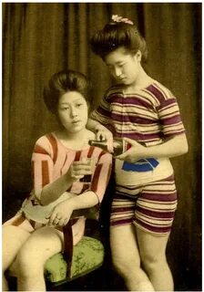 Old japanese woman discovers photography