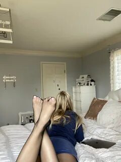 Mary Grace (@mgfeet2) Leaks (4 Pictures) - LoveFap