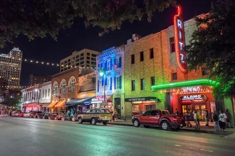 Austin Texas Downtown / A lot comes together in downtown aus