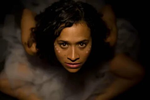 Angel Coulby - Kuvat Facebook